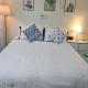 7 minutes from Apgujeong Station, Gangnam Rodeo, Garosu-gil, Luxury Street, Seoul - Photo 8