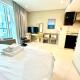 Luxury Studio with Pool, Gym & Downtown Access, Dubaï - Photo 2
