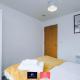 2 Bedroom Penthouse With Balcony By Host A Home, Manchester - Photo 6