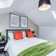 Spacious 4BR House, Sleeps 8, Parking, Full Kitchen, Ideal for Groups, family, contractors, Manchester - Photo 2