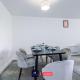 Large 2 Bedroom Apartment With Balcony By Host A Home, Manchester - Photo 4