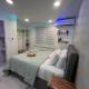 Chic 1BR 10 off jet Ski at Archi Rental, San Juan (foto 9)