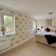 Spacious 5BR, Cheltenham Town centre, inc parking - Photo 3