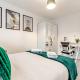 Stylish London Apt with Free Parking and Canal Views, Londýn - Fotografie 4