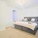 Manchester 3-Beds Sleeps 6 with On-site Parking, Manchester - Photo 2
