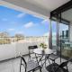 Modern Luxe Charm with Balcony Parking Gym, Melbourne (Foto 6)