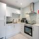 Modern 2 Bed Flat, Wifi, Parking, Self Check-in, Sleeps 5, 2 bathrooms, Close to Stepping Hill & Motorways Stockport - Photo 7