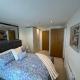 Velvet Leaf Retreat - 2 Bedrooms, 3 Beds, Ensuites, Park Views, Free Parking, Leeds (fotografie 2)