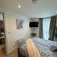 Velvet Leaf Retreat - 2 Bedrooms, 3 Beds, Ensuites, Park Views, Free Parking, Leeds (fotografie 4)