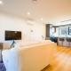 4 Bedrooms Modern Coastal Retreat Near Devonport, Окленд - Фото 5