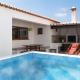 The Old House with Heated Pool, BBQ, Fireplace
