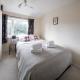 Contractor & Group-3Bedrooms- By Fab Accommodation Bristol - Photo 1