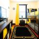 The Amber Retreat Private Rooms with Shared Kitchen, Living Room And Bathroom Free Street Parking Near Downtown, Cleveland - Photo 5