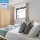 Short Stays Stylish 2BR Flat By Azzurri Properties Short Lets & Serviced Accommodation Canary Wharf With Private Balcony, London - Photo 8