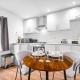 Comfortable 2 Bed Apt, Sleeps 8, Parking, Great for Contractors, Families and Leisure Stays, West Midlands, near Birmingham, Edenwood Residence, Droitwich - Fotografie 8