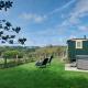 Harmony Hut Hot Tub 2 miles from beach,in rural setting Bude Cornwall Stratton - Photo 9