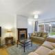 10 mins from Gatwick, jacuzzi, 8 persons, Horne