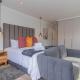 Executive 1 bedroom Cottage, with aircon, king size bed and modern bathroom Hermanus - Fotografie 1