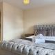 4BR Home - Gym - 3BA - Free Parking - En-suite - Near LGW Airport, Horsham (fotografie 3)