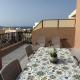 Cosy 2 Bedroom Penthouse with Terraces & seaview