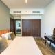 Elegant 1BR with Canal Views in Business Bay, Dubaj - Fotografie 4