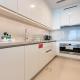 Spacious 3BR Living, Walking Distance to Dubai Water Canal and Park, Near Safa Park Marine Transport Station, Canal Front 9B, Al Wasl by Deluxe Holiday Homes, Dubai - Foto 4