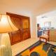 Pool Home Near Palm Beach Plaza – Sleeps 13 Saliña Cerca - Photo 4