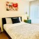 Sunny Venice 2BR - Steps 7 Min to Beach - Huge Pool & Gym, Los Angeles - Foto 4