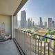 Executive 2-Bedroom Apartment in Downtown views 2 with access to Dubai mall, Dubaï - Photo 2
