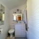 2BR Oasis on the North Shore, Окленд - Фото 1
