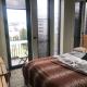 1 bedroom plus study and balcony with stunning city views Inner city delight Fitzroy north East Brunswick, Melbourne (foto 2)