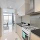 StayShort - Damac Hills sleeps 2 with Private Balcony Dubai Marina - Foto 10