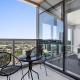 High-Rise Balcony Unit with City Views Gym Pool, Melbourne (Foto 9)