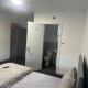 Luton Room only - Photo 4