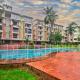 2 BHK resort apat with Pool Near Candolim Beach AC WIFI