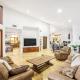 Azure Majesty Luxe Waterfront Mansion Redefined, Gold Coast - Fotografie 6