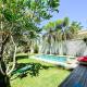 Tropical 2BR Escape & Walk to Selong Belanak Beach, Selong Belanak - Fotografie 6