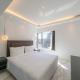 Bright 2BR 1 Living Room Suite Steps from Xujiahui Metro, Shanghái - Foto 2