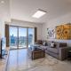 Bright 2BR 1 Living Room Suite Steps from Xujiahui Metro, Shanghái - Foto 8