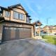 Escape to Niagara 6 bedrooms, 5 baths with a game room, arcades