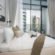 Sports City Studio sleeps 2 with Swimming Pool, Dubai - Foto 5