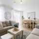 Comfortable 4 Bed Modern Townhouse with Parking, Long Eaton (Foto 3)