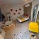 Love Room Strasbourg - Jacuzzi & Sauna - Yellow Estrasburgo - Foto 2