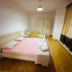 Golem Beach Apartment - Very Large - Self Check In - Parking Available, Голем (фото 5)