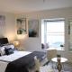 LOVELY STUDIO ON THE PROMENADE! free parking, Лос-Анджелес - Фото 1