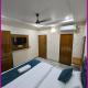 V - PREMIUM R - GH - Varanasi - Free Wi-Fi & Parking - Near The Holy Kashi Vishwanath Temple! - Photo 10