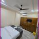V - PREMIUM R - GH - Varanasi - Free Wi-Fi & Parking - Near The Holy Kashi Vishwanath Temple! - Photo 5