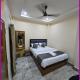 V - PREMIUM R - GH - Varanasi - Free Wi-Fi & Parking - Near The Holy Kashi Vishwanath Temple! - Photo 3