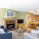 Woodrun Lodge 306 | Budget-friendly Ski-in-Ski-out Condo w/ Heated Pool, Hot Tub, Fireplace Whistler - Foto 2