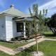 Charming Downtown Cottage with Porch & Backyard Retreat near Beaverhead River in Dillon, Montana, Dillon (fotografie 6)